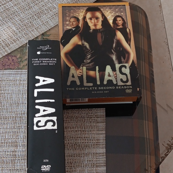 Alias,Season 1 and Season 2. 6 disc set NWT - Picture 1 of 15